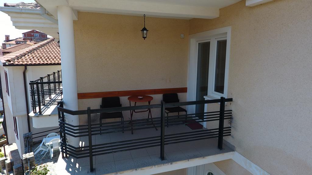 Apartment And Studio Damjan Ohrida Exterior foto